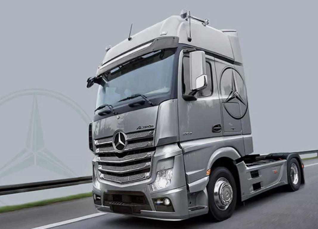Italeri 3905 1:24 Scale Mercedes Benz Actros Gigaspace TRUCK