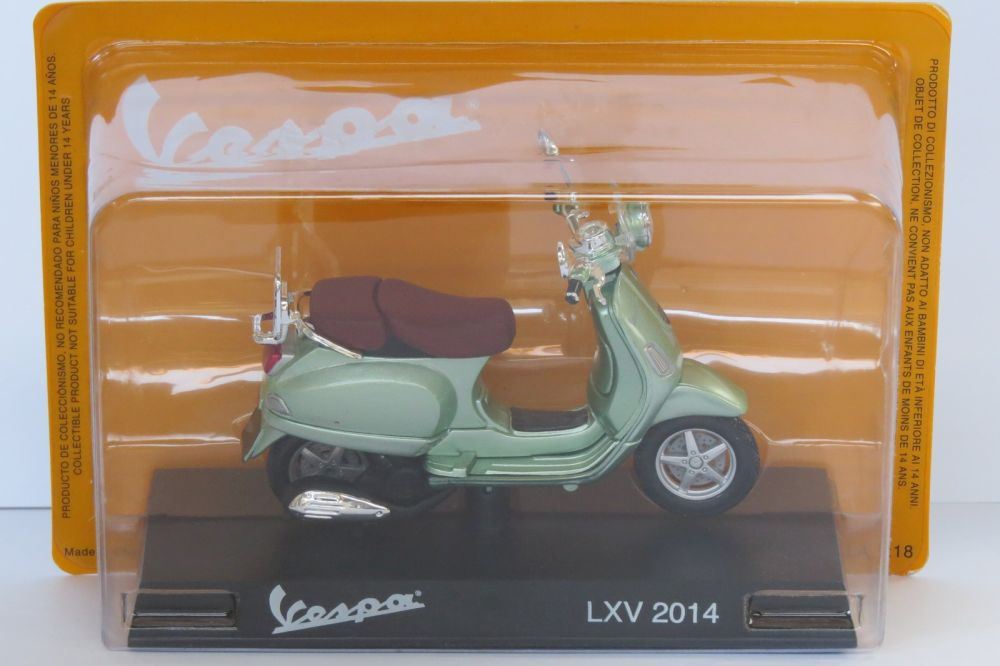 Atlas Editions 1:18 Scale Vespa LXV 2014 Vespa Collection in 1:18