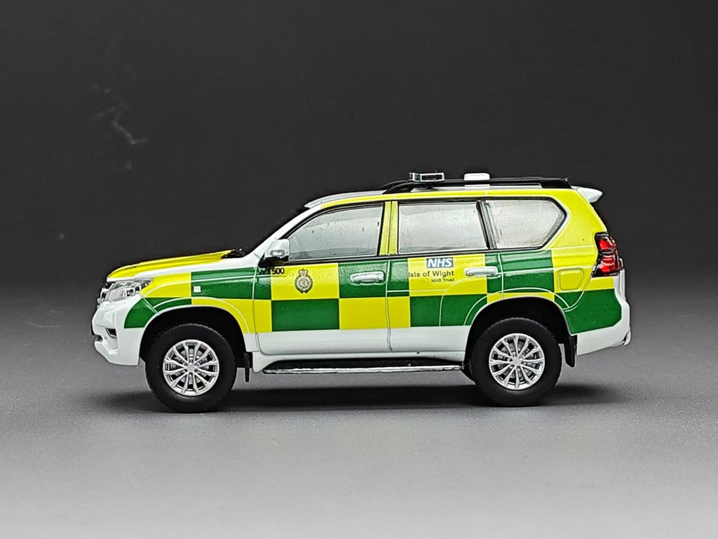 Vitesse 1:43 Scale Toyota Land Cruiser Prado 2018 UK Isle of White Ambulance Service (Ltd Ed. 399pcs)