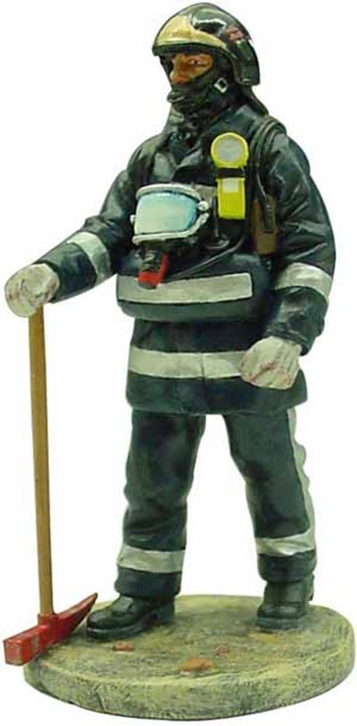 Atlas Editions 1:32 Scale Lisbon Fireman - firedress-Portugal - 2004