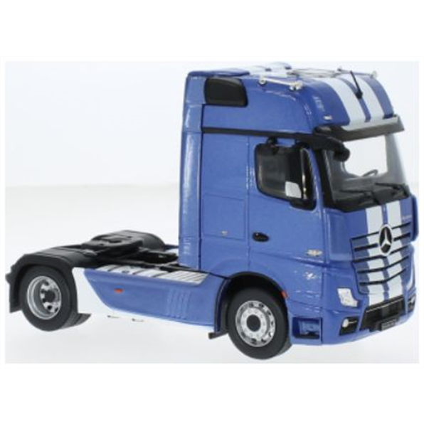 IXO 1:43 Scale Mercedes Actros MP4 Towing Vehicle Blue