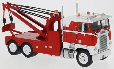 IXO  1:43rd Scale Freightliner FLA Tow Truck Red/White 1987