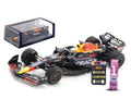 Spark 1:43 Scale Oracle Red Bull Racing RB18 #1 1st Japan GP 2022 Max Verstappen w/#1 + Board