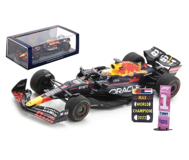 Spark 1:43 Scale Oracle Red Bull Racing RB18 #1 1st Japan GP 2022 Max Verstappen w/#1 + Board