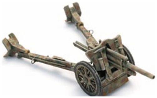 Artitec 1:87 Scale 10.5cm LeFH 18 Tarnung in Stellung (WM) Ready