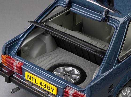 Sunstar 1:18th Scale Ford Escort RS1600i 1984 Caspian Blue
RHD UK Exclusive - Limited Edition 360pcs
