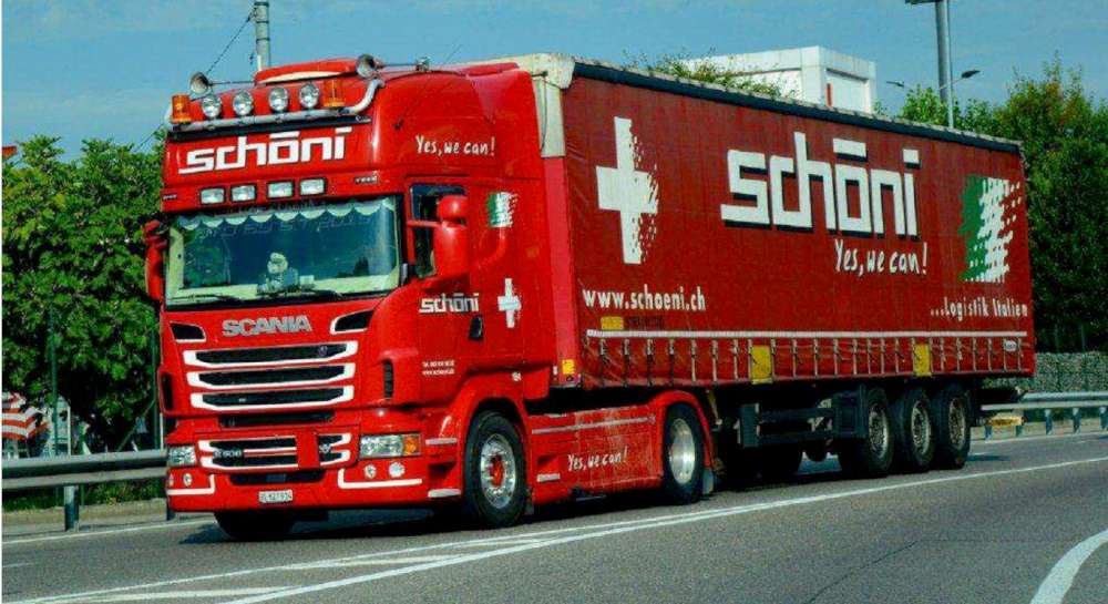 Italeri 1:24 Scale Curtain Sided Trailer