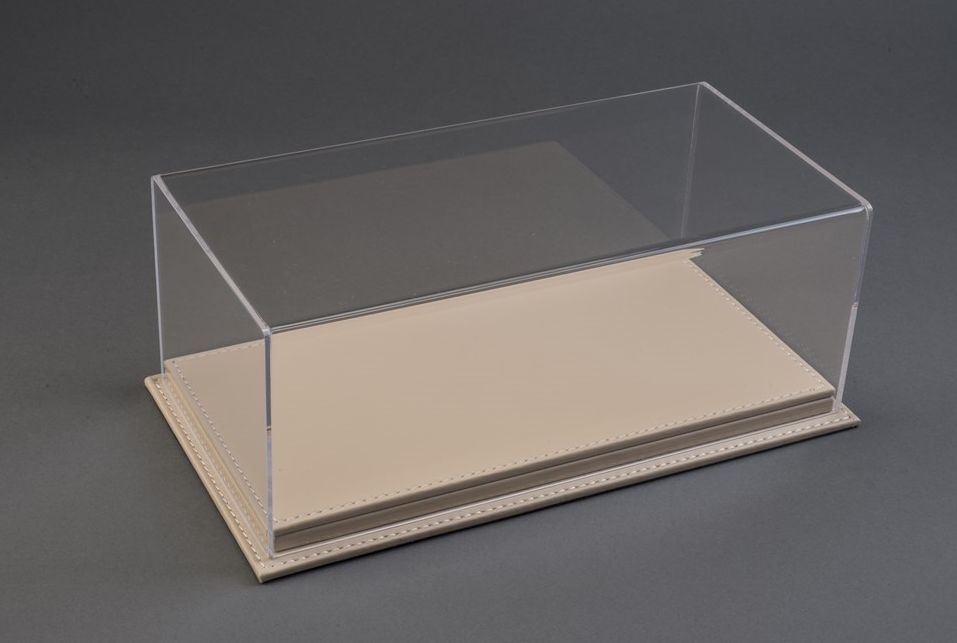 Atlantic 1:24 Scale Mulhouse 1:24 Display Case with Beige Leather Base