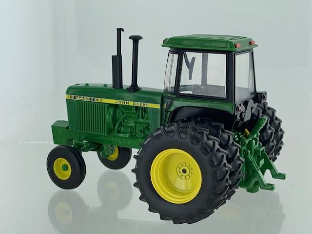 Britains 1:32 Scale John Deere 4440 2wd With Dual Rear Tyres (Special Release 2500pcs Ltd)