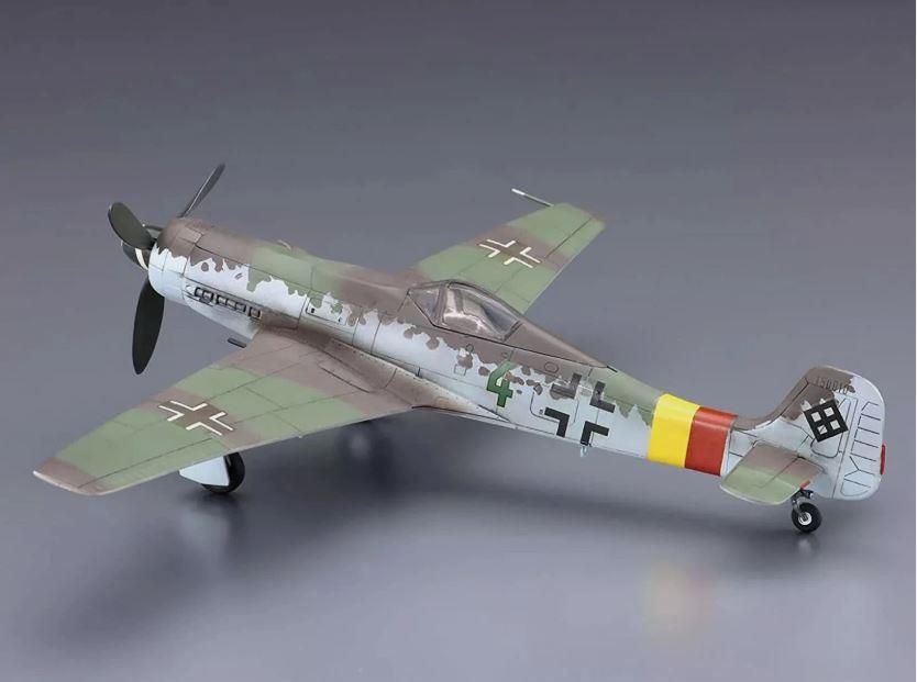 Aoshima 06603 1/72 Scale FOCKE-WULF Ta152H-O Fighter Luftwaffe WWII PLASTIC MODEL KIT