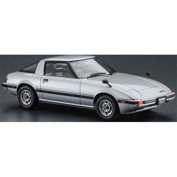 Hasegawa 1:24 Scale Mazda Savanna RX-7 GT 1980