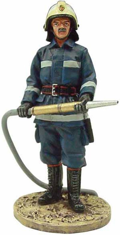 Atlas Editions 1:32 Scale Fireman - firedress Sarajevo Bosnia03