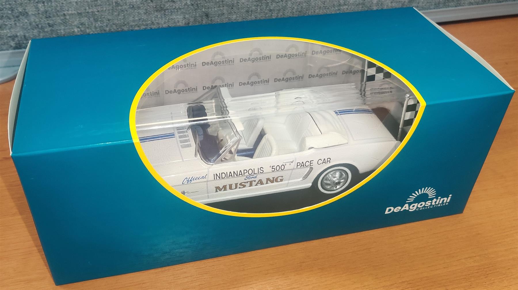 Atlas Editions 1:24 Scale Ford Mustang Indianapolis 500 Pace Car 1964 - American Car Collection *****1:24th