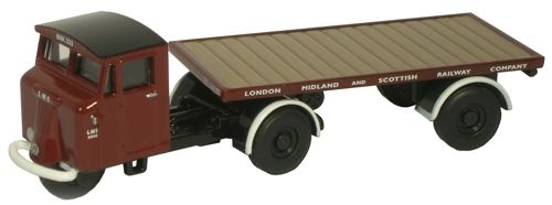 Oxford Diecast 1:76 Scale Mechanical Horse Flatbed Trailer - LMS