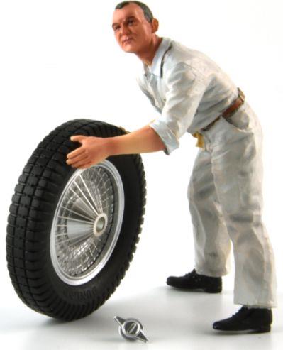 LE Mans Miniatures 1:18 Scale Georges Figure Porteur de Roue Team Bugatti T59 White Overall