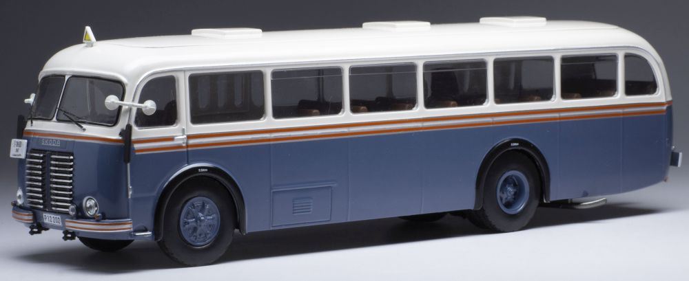 IXO 1:43 Scale Skoda 706 RO Grey/White